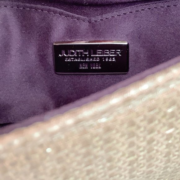 Judith Leiber Gold Tweed Raffia Bag with Mother of Pearl Clasp - Picture 6 of 7